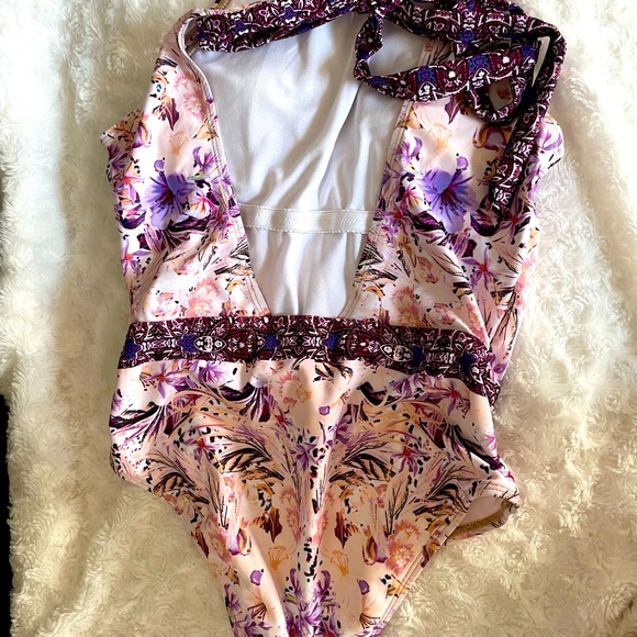 Bathing suit-never worn! - Picture 6 of 8